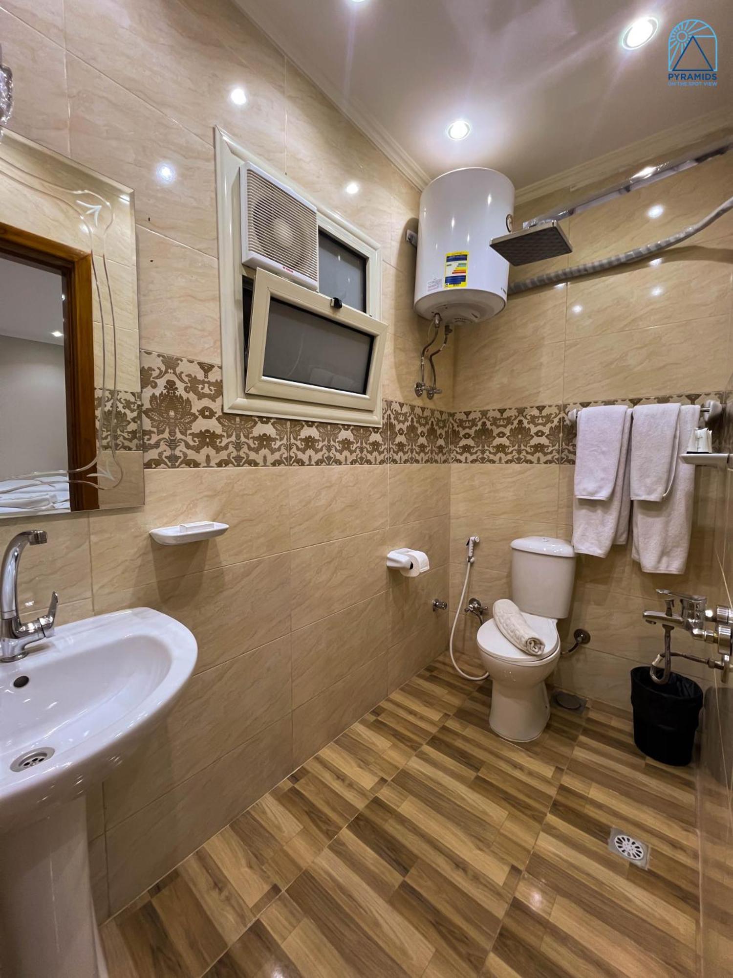 Pyramids On The Spot View Hotel Kafret el-Gabal Exterior photo